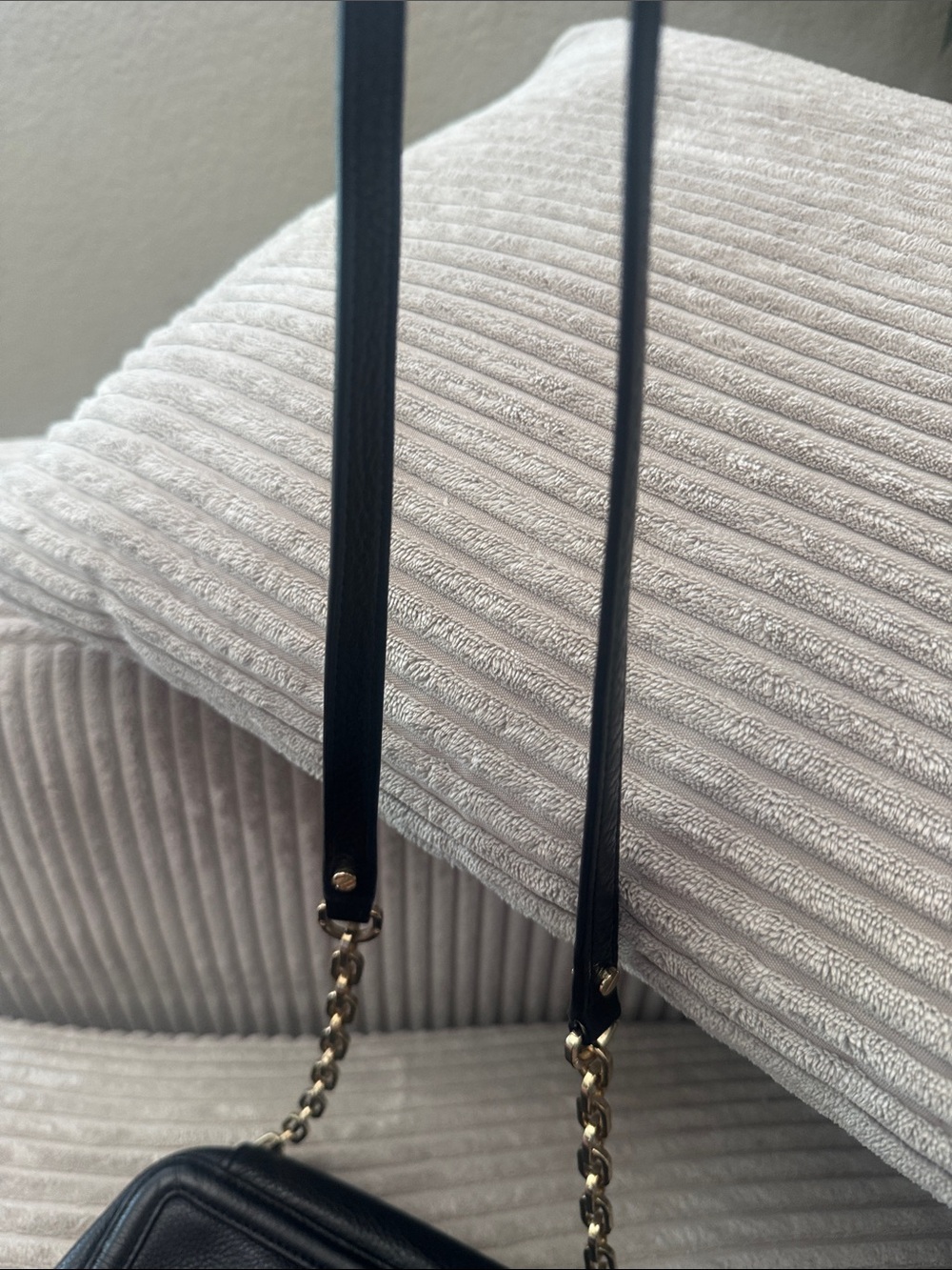 Tory Burch Black Pebbled Leather Crossbody with Gold Logo - Picture 6 of 9
